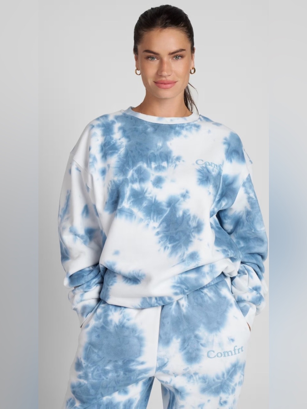 Comfrt Women’s Minimalist Crew Sweater in Limited Edition Wave Size Small